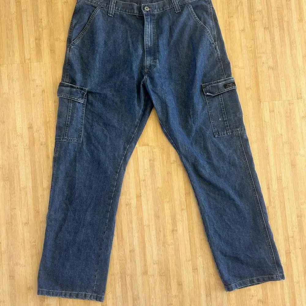 Wrangler Men’s Cargo Jeans 38x32 Wide Leg Y2K Medium Wash Denim